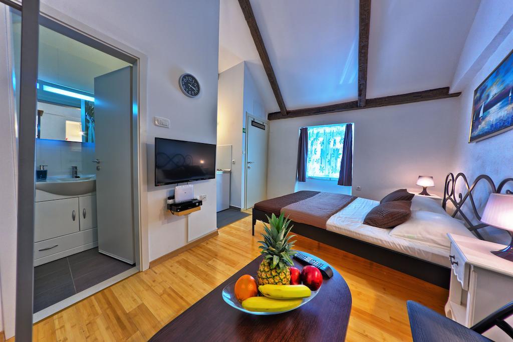 Studio Sime Apartment สปลิท ห้อง รูปภาพ